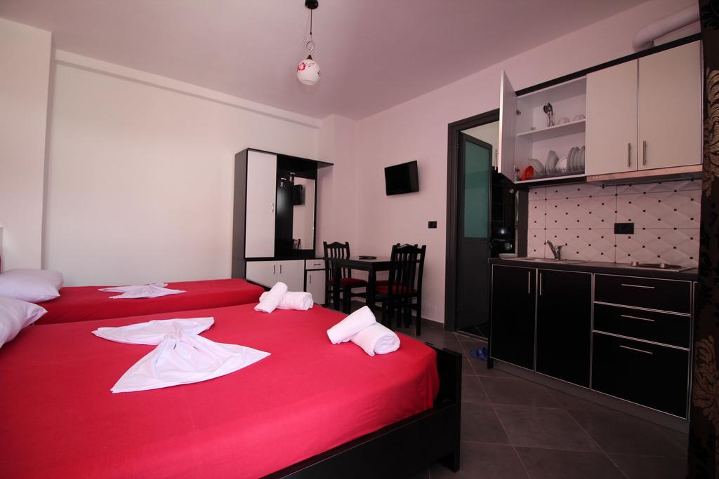 Hotel Ilio Ksamil Esterno foto