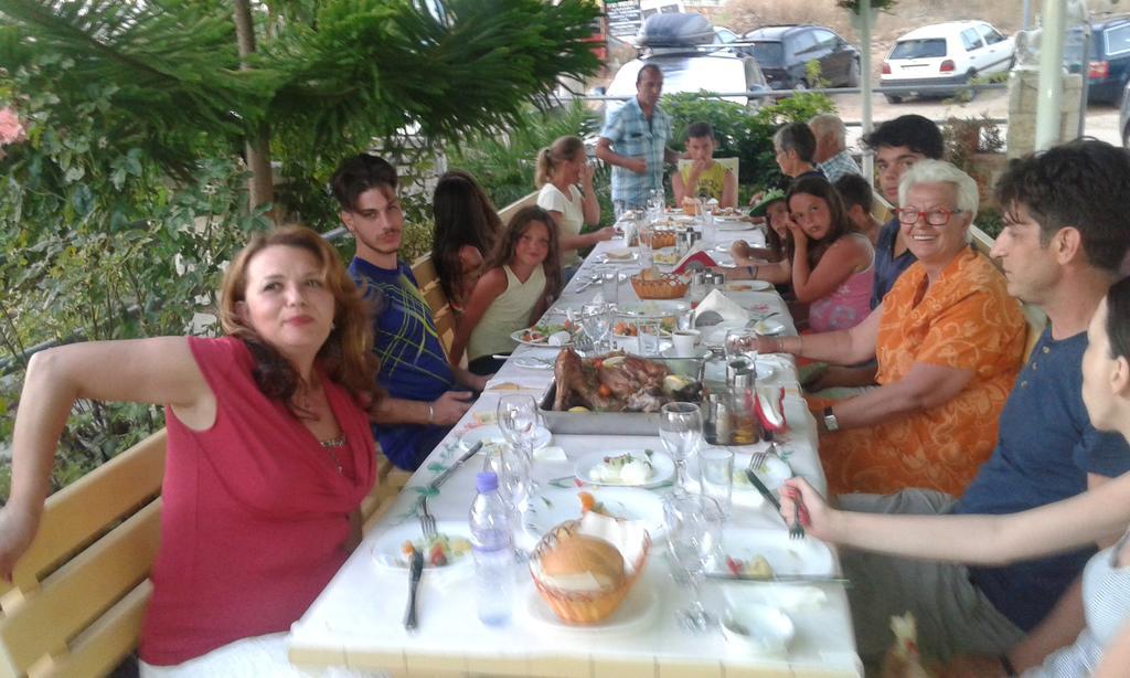 Hotel Ilio Ksamil Esterno foto