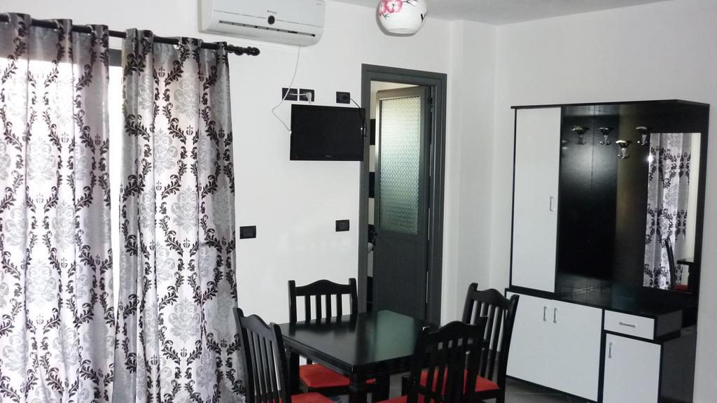 Hotel Ilio Ksamil Esterno foto