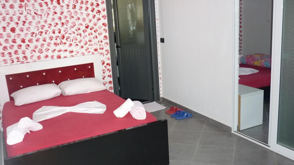 Hotel Ilio Ksamil Esterno foto