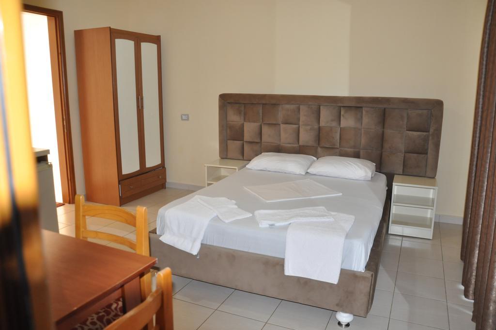Hotel Ilio Ksamil Esterno foto